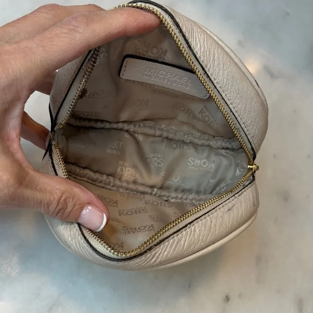 Michael Kors Bag Oval Pebbled Leather Cosmetic Case Pouch Clutch